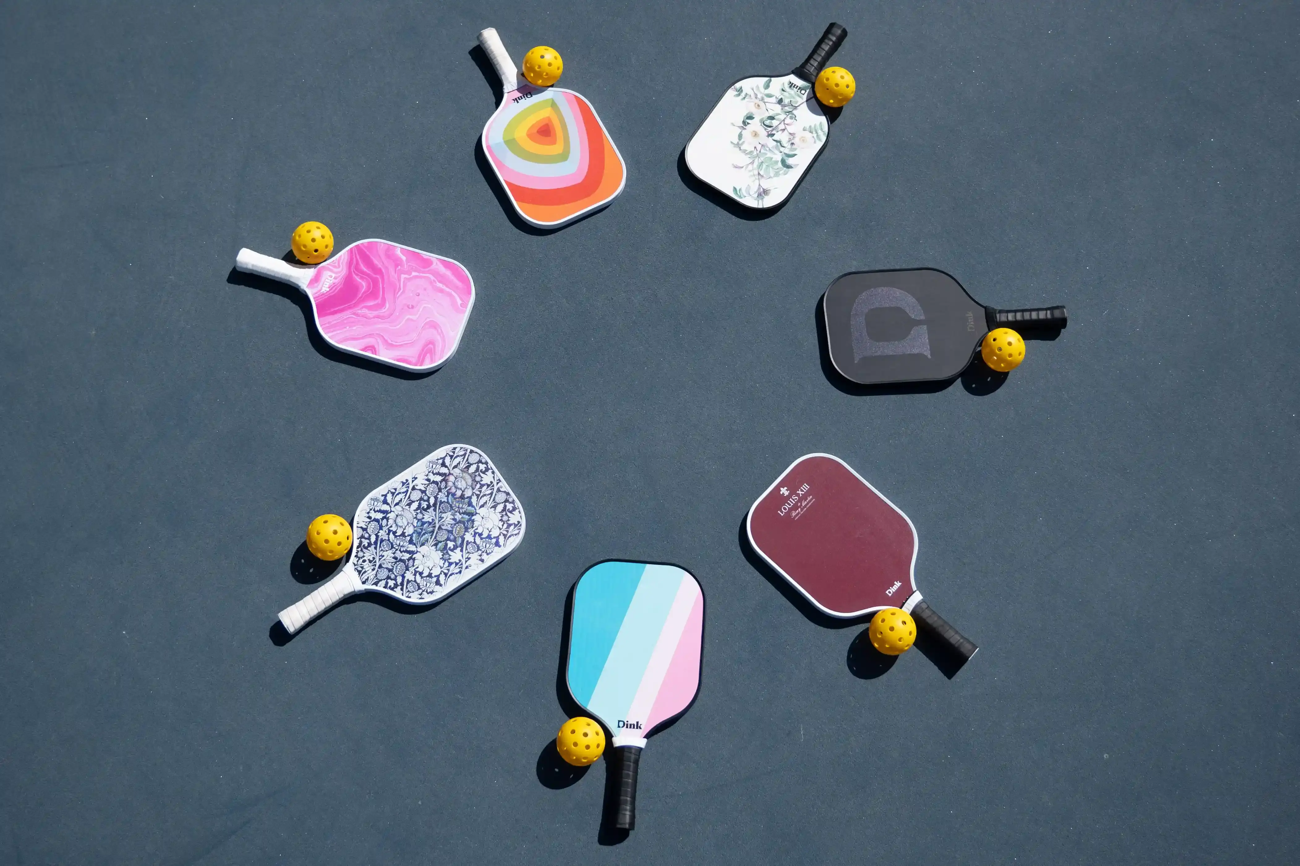 Decorative circle with paddle